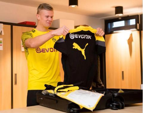 欧冠最年轻连续三场破门选手排行榜：卡尔力压姆巴佩...（欧冠连续三场破门最年轻球员榜：卡尔压过姆巴佩）