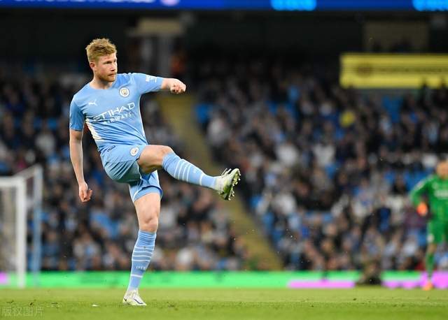 每体：一男子因假扮足球经纪人性侵61名未成年人被捕（每体：一男子冒充足球经纪人，涉嫌侵害61名未成年人被捕）