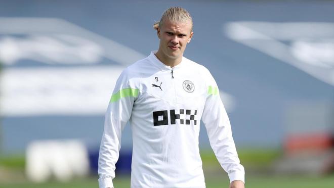 传闻：蓝鹰埃弗顿关注梅斯16岁前锋，身高193已亮相法甲（据报道：蓝鹰埃弗顿有意梅斯16岁前锋，193cm新星已完成法甲首秀）