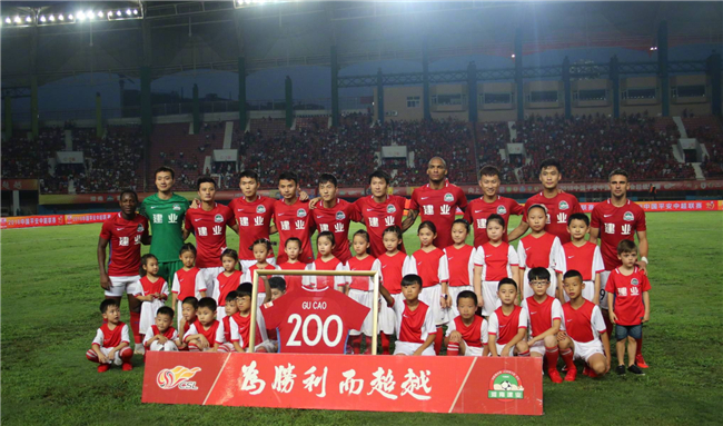 记者：穆西亚拉将在1月6日对阵萨尔茨堡红牛的热身赛复出（报道：穆西亚拉将于1月6日对阵萨尔茨堡红牛的热身赛中复出）