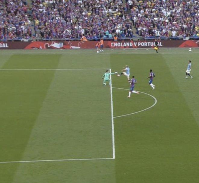 德天空：除拜仁外所有德甲俱乐部均有意波鸿19岁中场伦茨（德天空：拜仁成例外，德甲其余俱乐部均看中波鸿19岁中场伦茨）