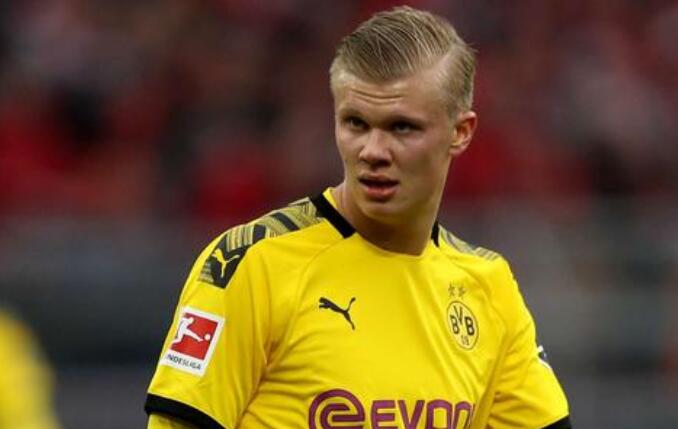 河南队球员尹鸿博宣布退役（河南队球员尹鸿博正式挂靴）