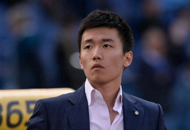 莫雷托：那不勒斯对迪乌夫有意，但球员冬窗不会离开国米（莫雷托：那不勒斯看中迪乌夫，但他冬窗仍会留在国米）