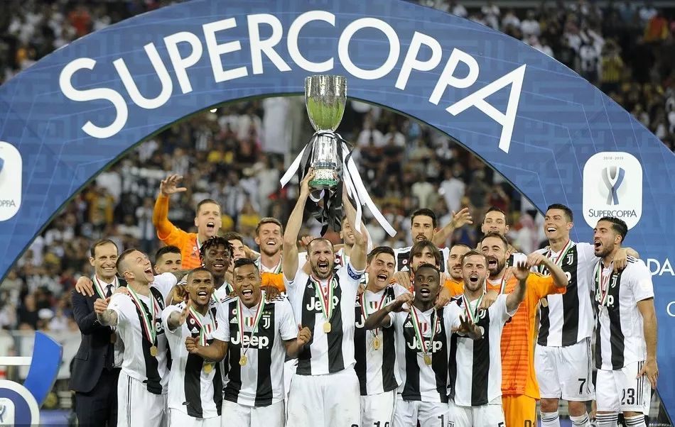 BBC记者：一名29岁的球员在伦敦市中心因涉嫌斗殴被捕（据BBC记者报道，伦敦市中心一名29岁球员因涉嫌斗殴被捕）